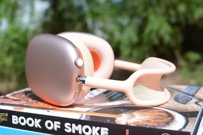 New Engadget Review Reveals ASUS ZenBook A16 Apple AirPods Max 2