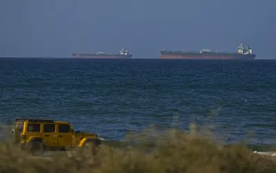 US Warships Enter Strait of Hormuz During Iran Talks