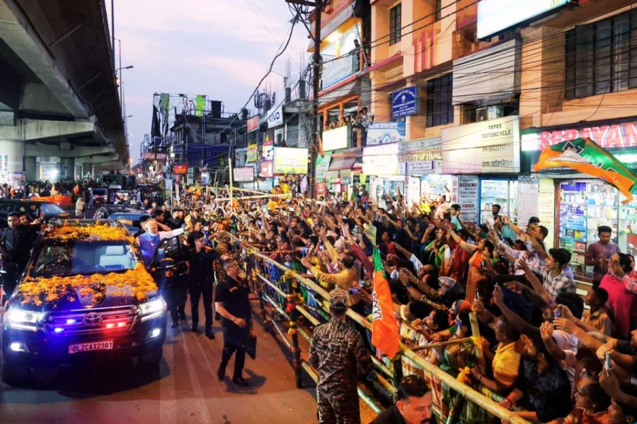 Alert PM Modi Midnight Roadshow Siliguri West Bengal