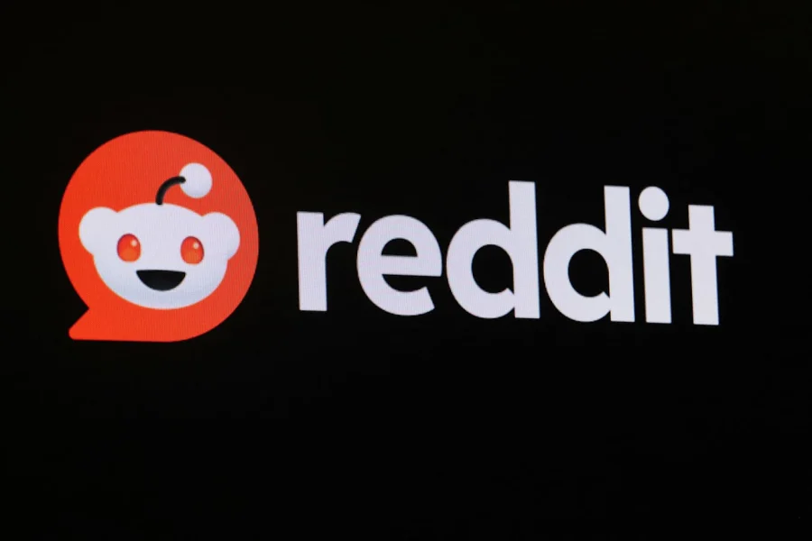 US Government Demands Reddit User Identity in ICE Investigation