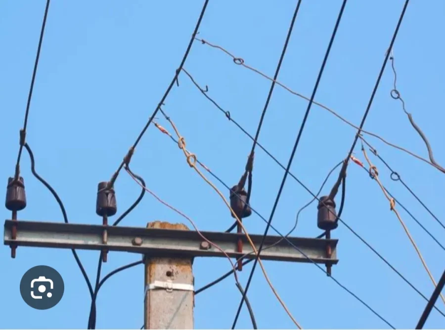 बिजली चोरी पर बड़ी कार्रवाई: तीन पर FIR