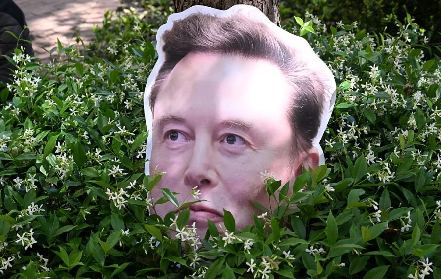 Elon Musk Threatens OpenAI President Before Trial