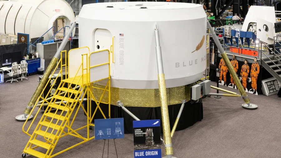 NASA Starts Blue Origin Moon Lander Training for 2028