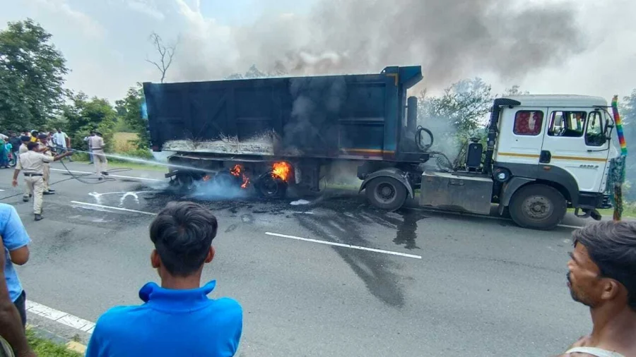 Araria Truck Fire: Driver's Quick Action Saves Lives