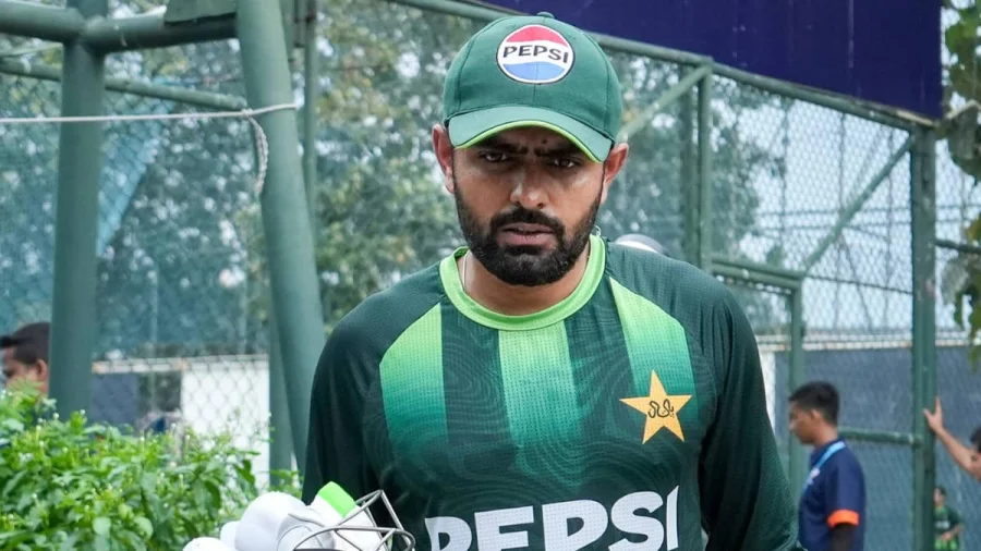 Babar Azam Wapas Test Captain? PCB Shan Masood Ko Hata Sakta Hai: Report