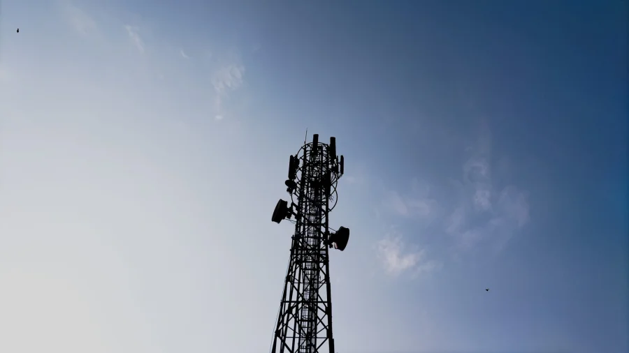AT&T T-Mobile Verizon Join to End Dead Zones